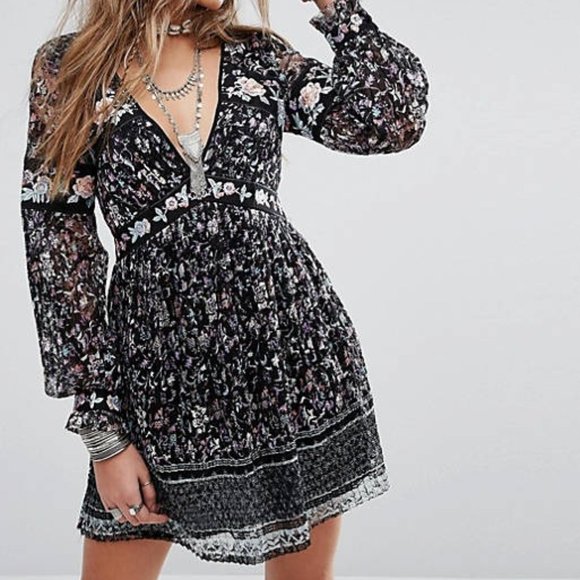 Free People Cherry Blossom Mini Dress Black Floral Lace Embroidery Boho Sz 2 - Picture 1 of 11
